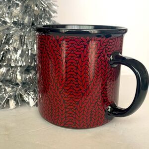 SET OF 2 OVERSIZED‎ MUGS IN LEAF DESIGN